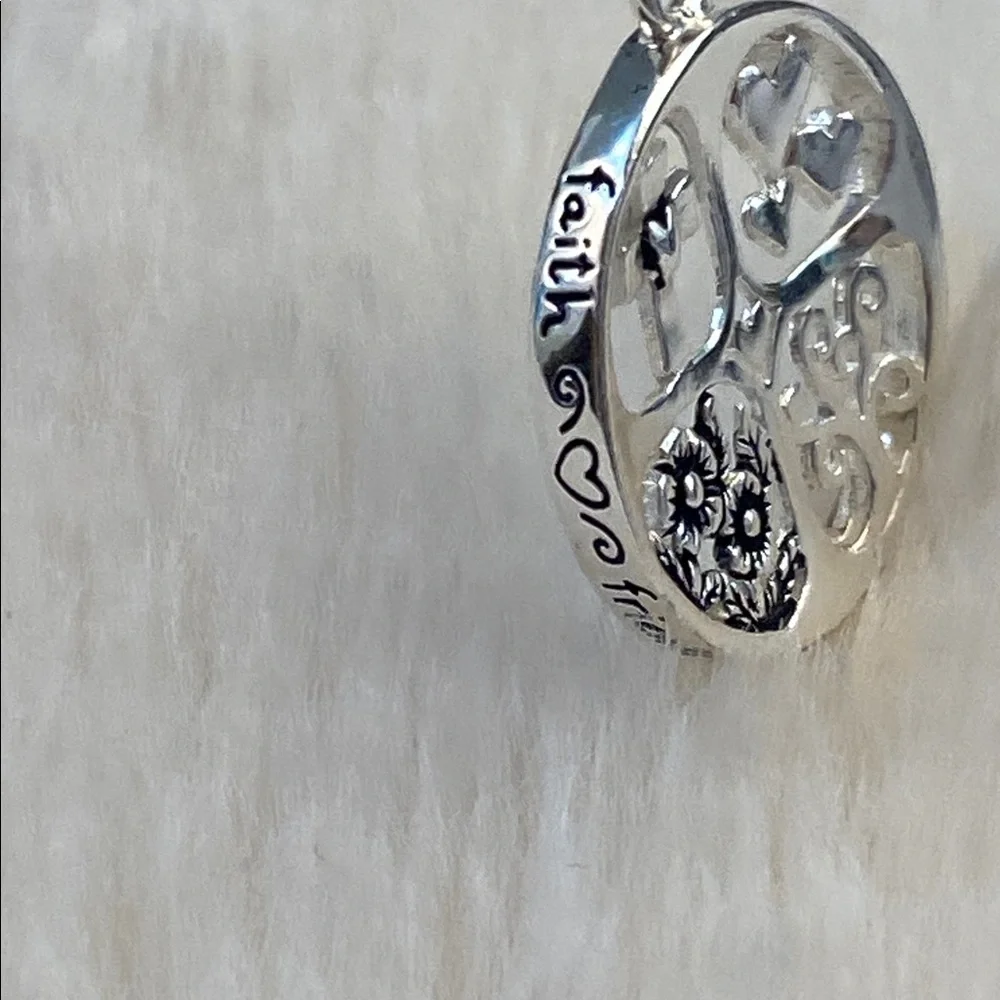 Faith Love Family Pendant - Picture 3 of 7